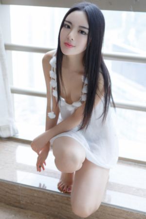 撅着屁股被客人sp光屁股罚站