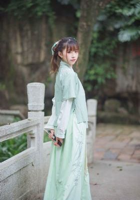 美丽教师1975