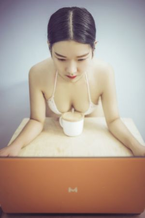 美女洗澡隐私免费网站
