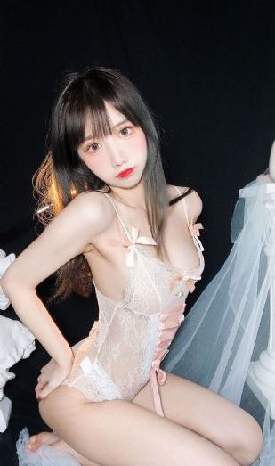 路边摊李采潭